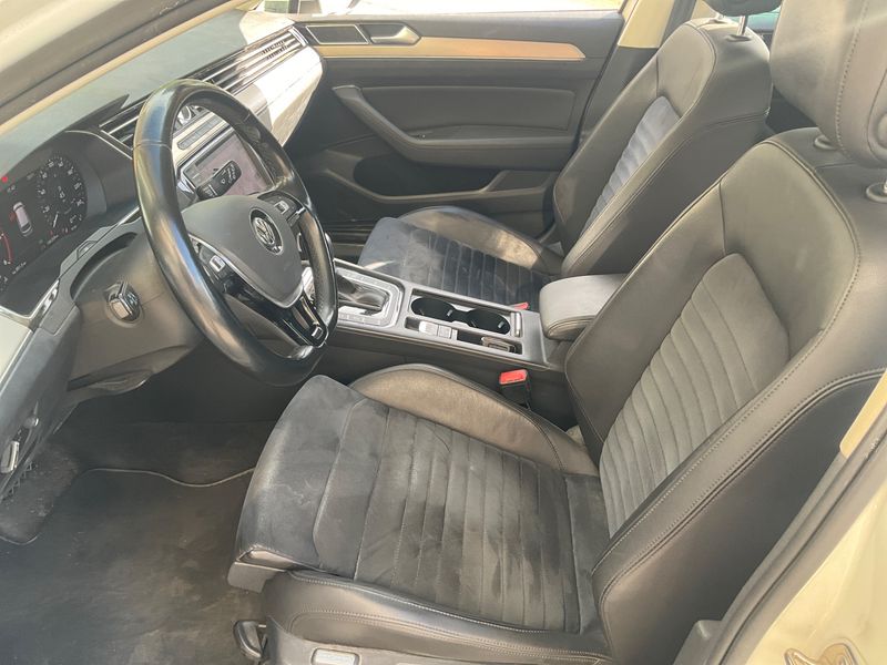 Volkswagen Passat 2.0 TDI Sport BlueMotion Tech 2017 – снимка 35