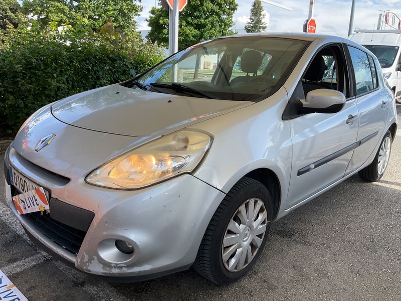 Renault Clio 1.5 dCi Expression 2011 – снимка 1