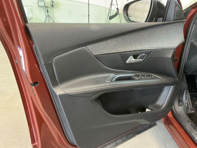 Peugeot 3008 2.0 Blue-HDi GT Line 2017 – снимка 22