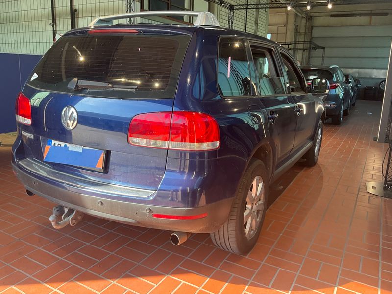 Volkswagen Touareg 3.2 V6 2003 – снимка 2