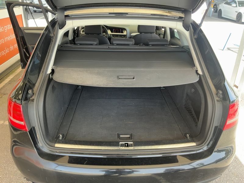 Audi A4 1.8 TFSI Attraction 2010 – снимка 15