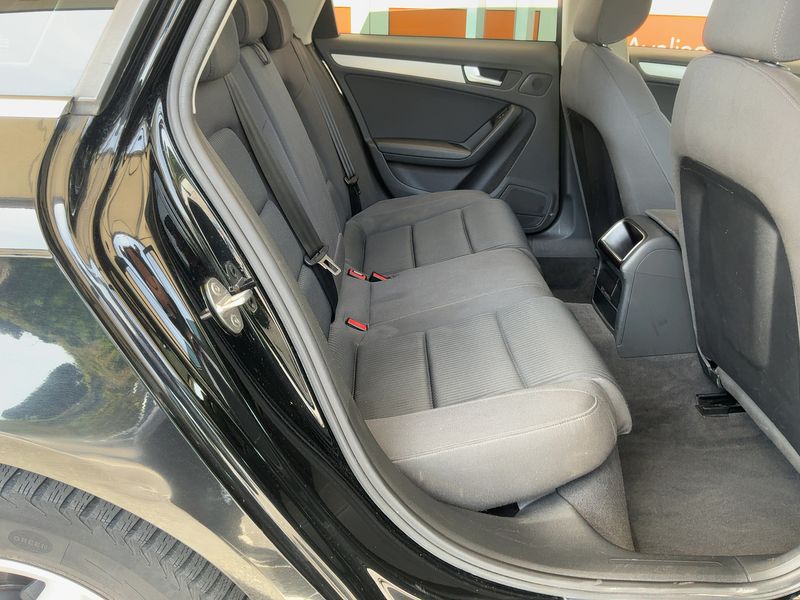 Audi A4 1.8 TFSI Attraction 2010 – снимка 19