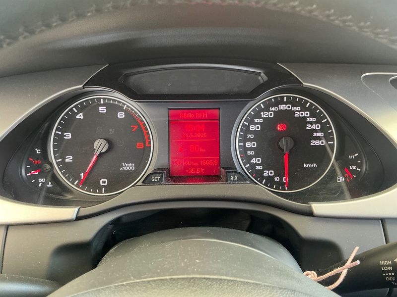 Audi A4 1.8 TFSI Attraction 2010 – снимка 18