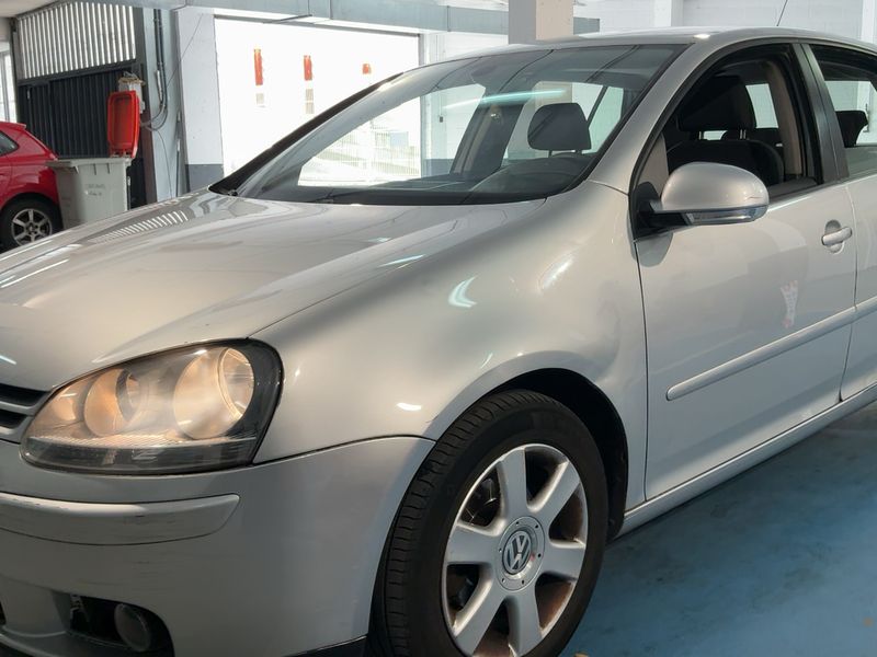 Volkswagen Golf V 1.9 TDI Highline 2009 – снимка 2