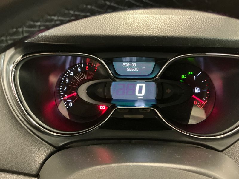 Renault Captur 0.9 Energy Intens 2017 – снимка 18