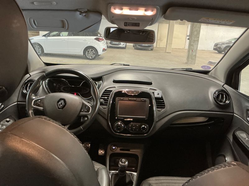 Renault Captur 0.9 Energy Intens 2017 – снимка 17