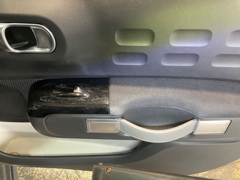 Citroen C3 1.2 PureTech Shine 2020 – снимка 27