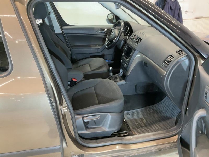 Skoda Yeti 2.0 TDI Elegance Outdoor 4x4 2014 – снимка 17