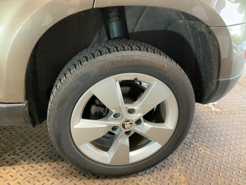 Skoda Yeti 2.0 TDI Elegance Outdoor 4x4 2014 – снимка 5
