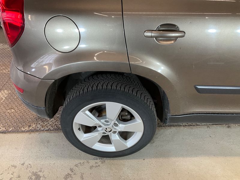 Skoda Yeti 2.0 TDI Elegance Outdoor 4x4 2014 – снимка 15