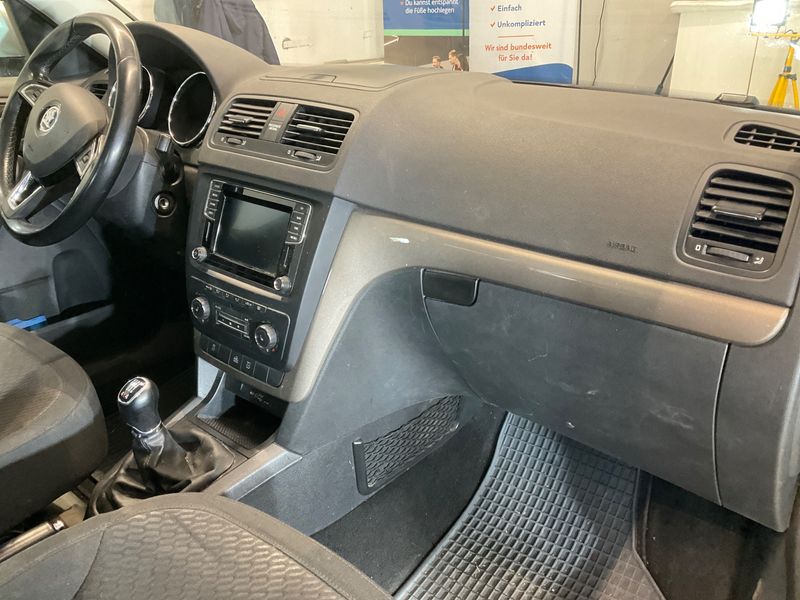 Skoda Yeti 2.0 TDI Elegance Outdoor 4x4 2014 – снимка 26
