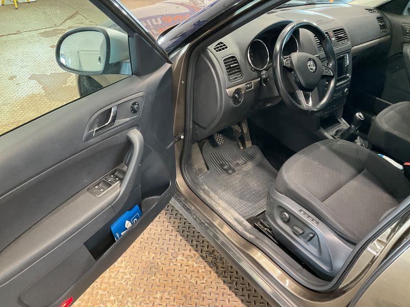 Skoda Yeti 2.0 TDI Elegance Outdoor 4x4 2014 – снимка 30