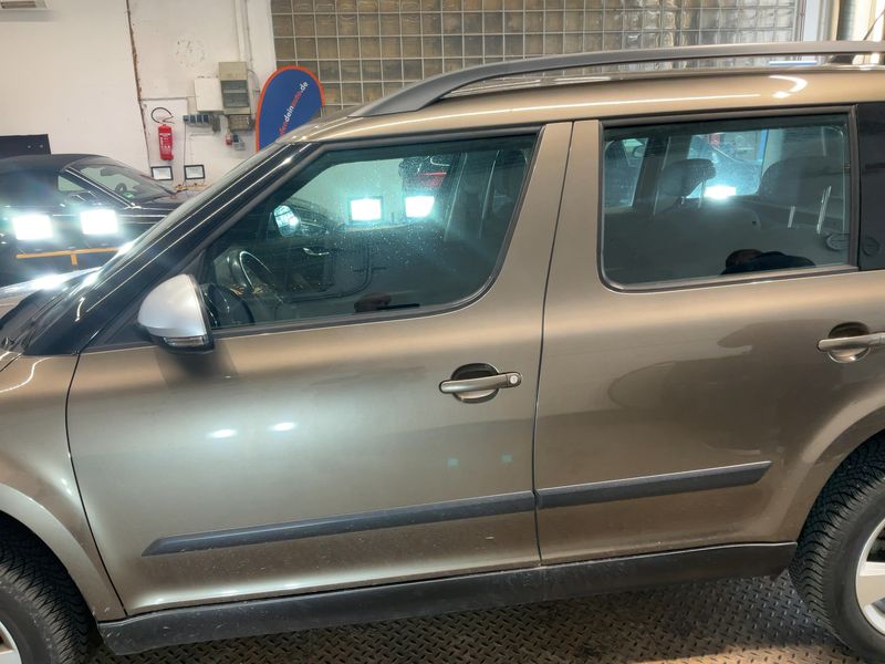 Skoda Yeti 2.0 TDI Elegance Outdoor 4x4 2014 – снимка 4