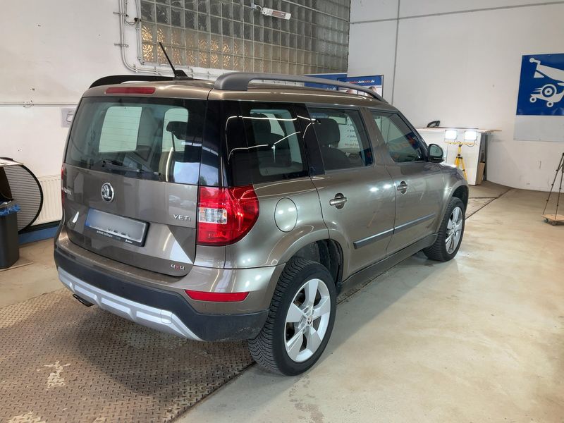 Skoda Yeti 2.0 TDI Elegance Outdoor 4x4 2014 – снимка 8