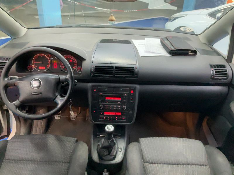 Seat Alhambra 2.0 TDI Sport Plus 2009 – снимка 17