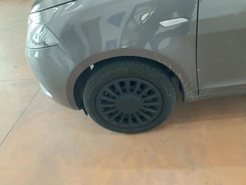 Lancia Ypsilon 1.0 Mild-Hybrid Silver 2022 – снимка 3