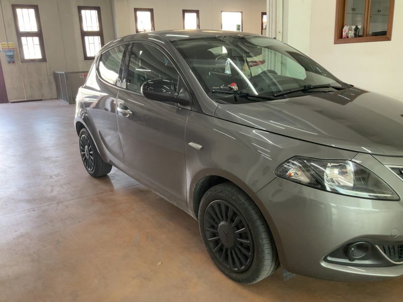 Lancia Ypsilon 1.0 Mild-Hybrid Silver 2022 – снимка 12