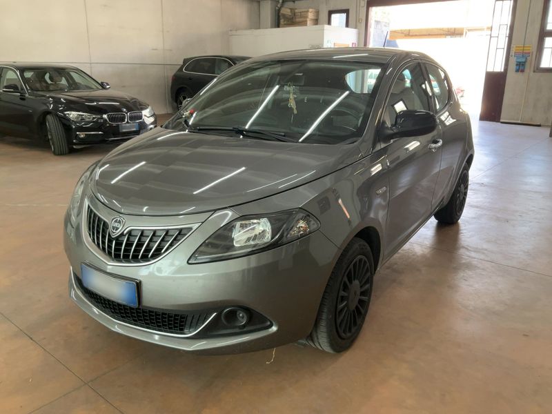 Lancia Ypsilon 1.0 Mild-Hybrid Silver 2022 – снимка 1