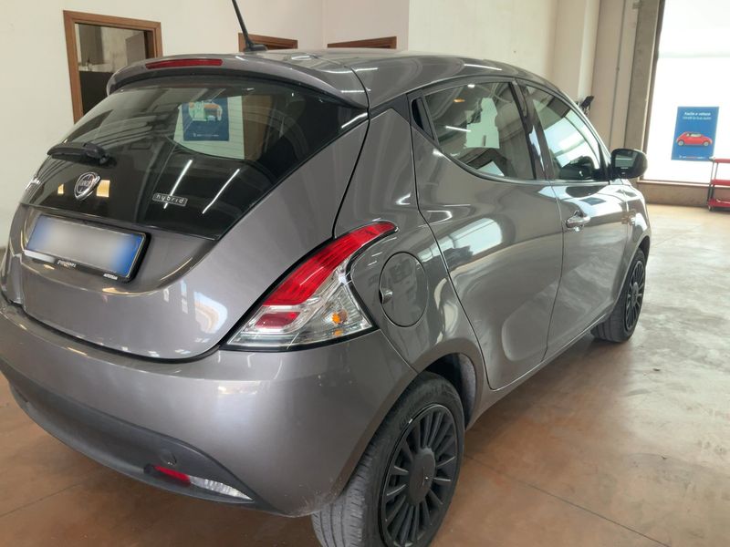 Lancia Ypsilon 1.0 Mild-Hybrid Silver 2022 – снимка 8