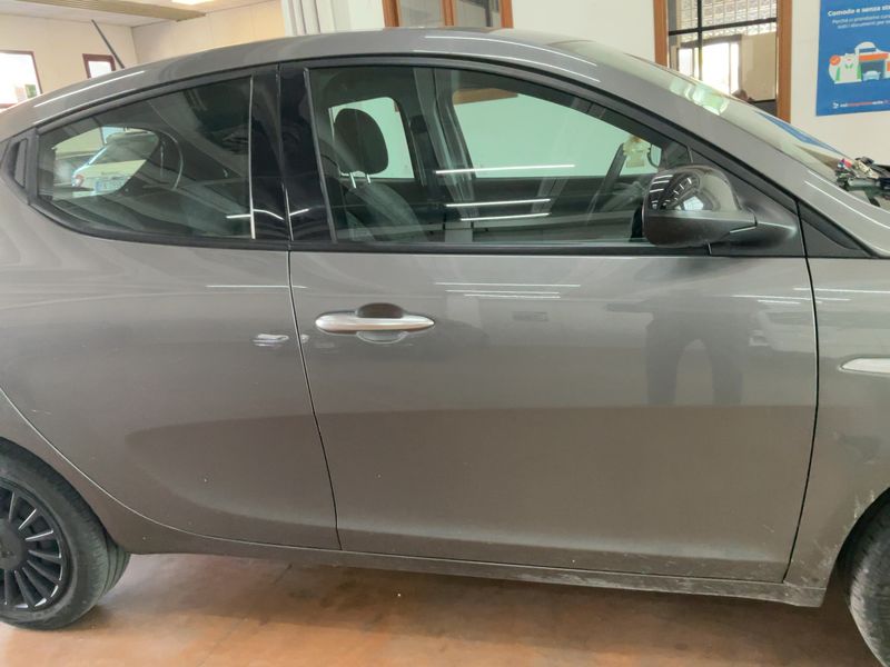 Lancia Ypsilon 1.0 Mild-Hybrid Silver 2022 – снимка 10