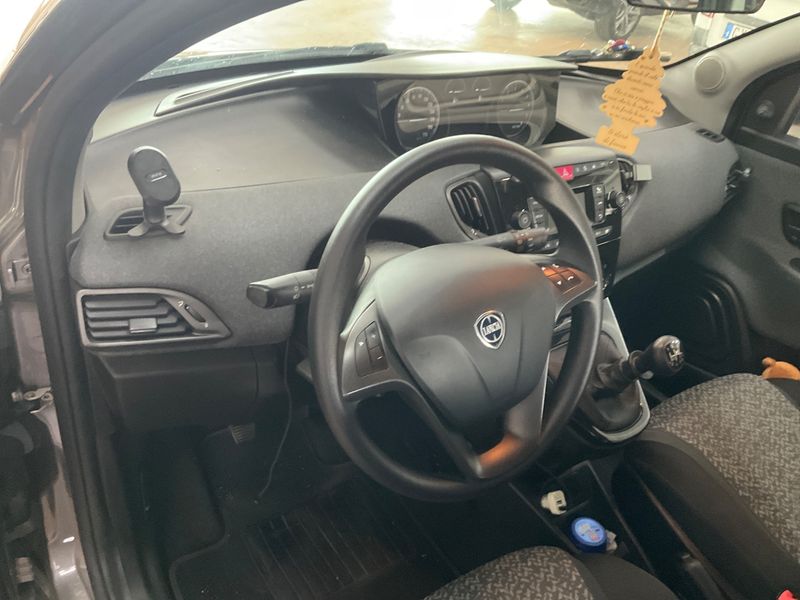 Lancia Ypsilon 1.0 Mild-Hybrid Silver 2022 – снимка 23