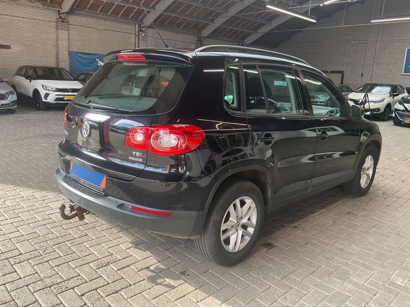 Volkswagen Tiguan 1.4 TSI Freestyle BlueMotion Tech 2011 – снимка 2