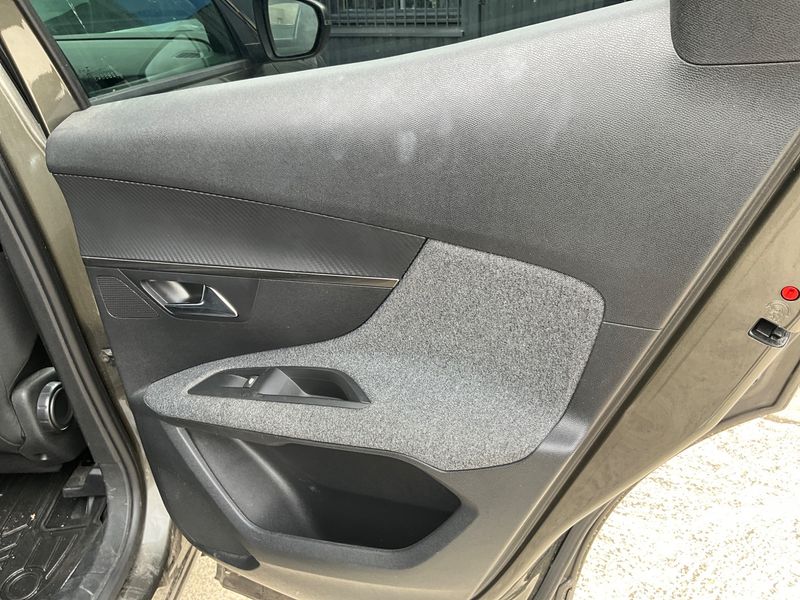 Peugeot 3008 1.5 Blue-HDi Active Business 2018 – снимка 28