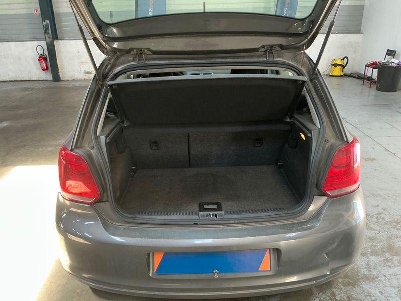 Volkswagen Polo 1.6 TDI Trendline 2009 – снимка на щета