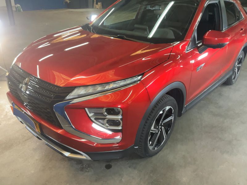 Mitsubishi Eclipse Cross 2.4 Plug-in Hybrid Top 4WD 2021 – снимка 2
