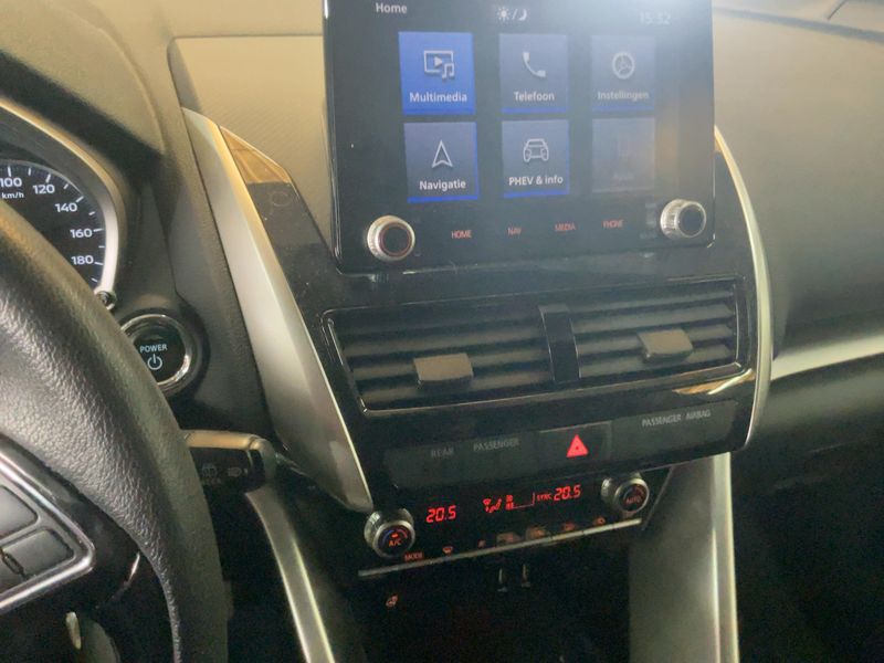Mitsubishi Eclipse Cross 2.4 Plug-in Hybrid Top 4WD 2021 – снимка 17