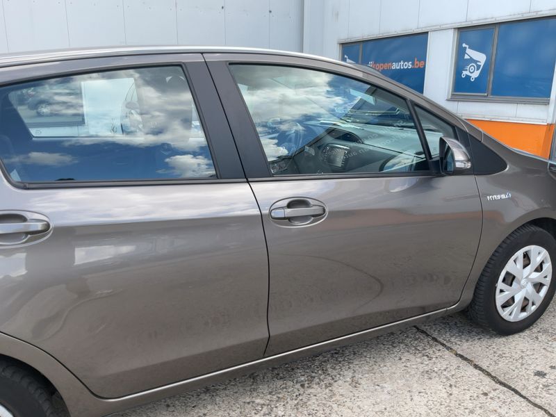Toyota Yaris 1.5 Hybrid Active 2019 – снимка 10