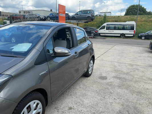 Toyota Yaris 1.5 Hybrid Active 2019 – снимка 2