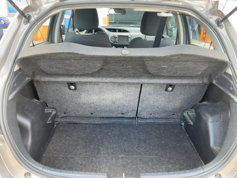 Toyota Yaris 1.5 Hybrid Active 2019 – снимка 15