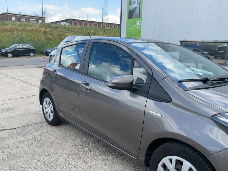 Toyota Yaris 1.5 Hybrid Active 2019 – снимка 12