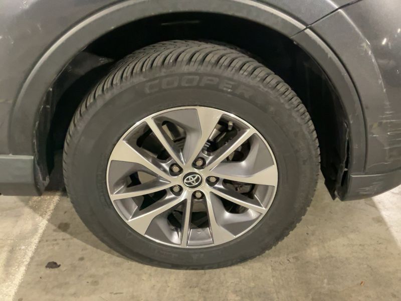 Toyota RAV 4 2.5 Hybrid Active 2017 – снимка 11