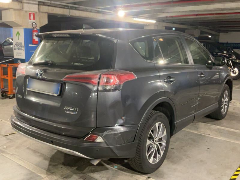 Toyota RAV 4 2.5 Hybrid Active 2017 – снимка 8