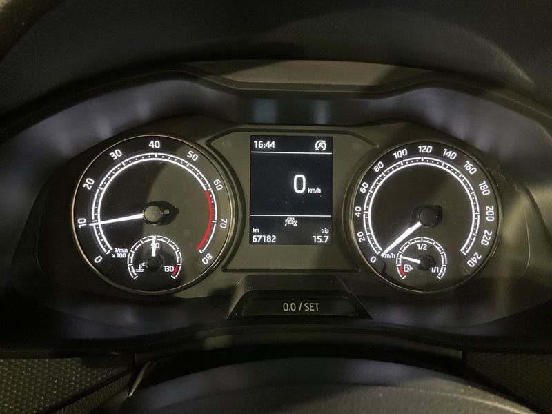 Skoda Kamiq 1.0 TSI Ambition 2021 – снимка 18