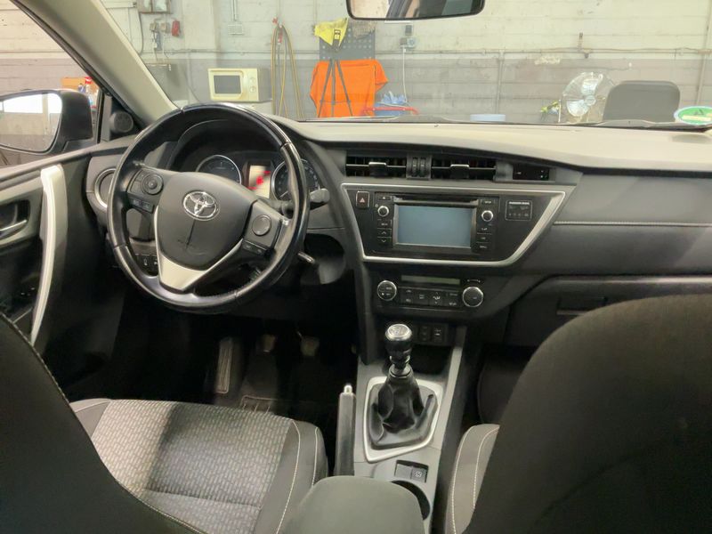 Toyota Auris 2.0 D-4D Edition 2015 – снимка 18