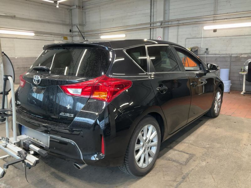 Toyota Auris 2.0 D-4D Edition 2015 – снимка 8
