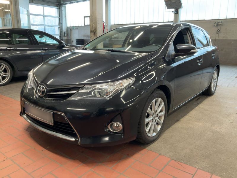 Toyota Auris 2.0 D-4D Edition 2015 – снимка 1