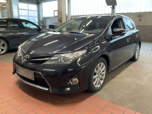 Toyota Auris 2.0 D-4D Edition 2015 – снимка 1