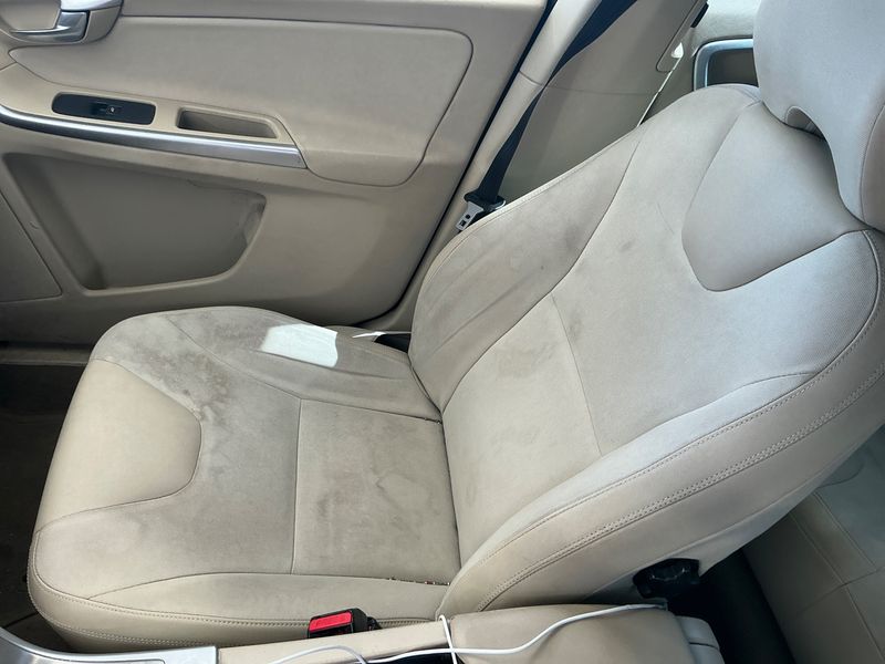 Volvo XC60 2.0 D4 Momentum 2WD 2011 – снимка 26