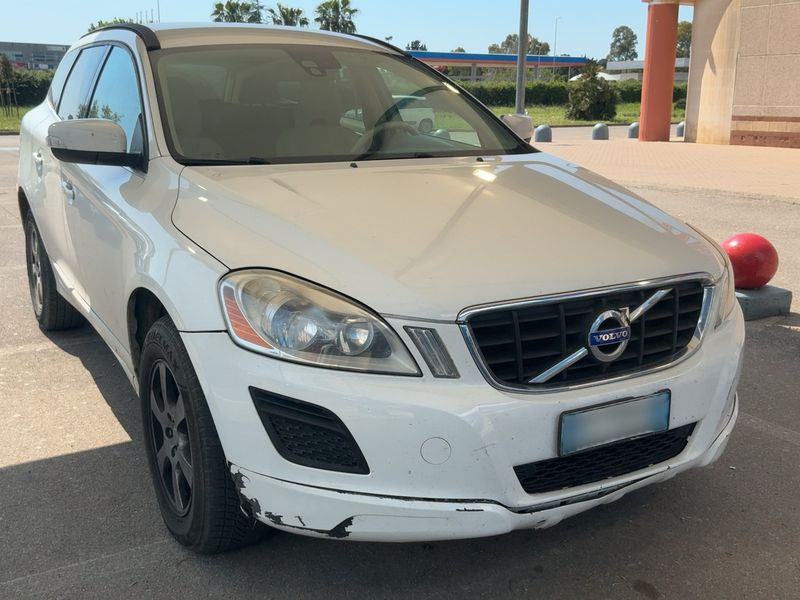 Volvo XC60 2.0 D4 Momentum 2WD 2011 – снимка 12