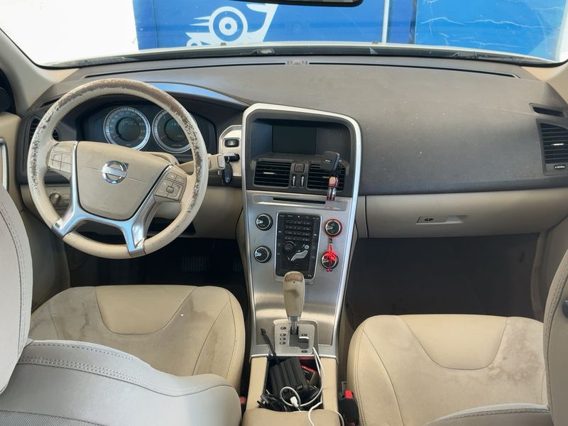 Volvo XC60 2.0 D4 Momentum 2WD 2011 – снимка 17