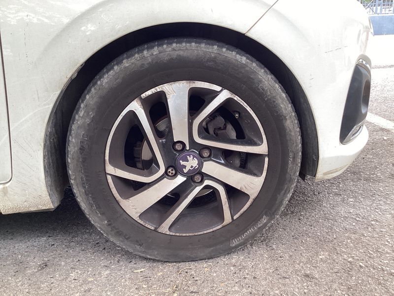 Peugeot 108 1.2 VTi Allure 2016 – снимка 11