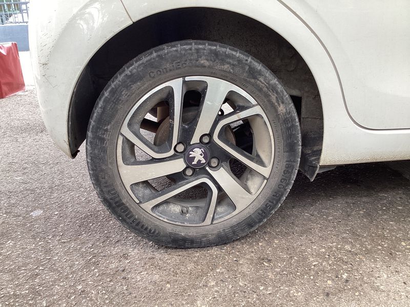 Peugeot 108 1.2 VTi Allure 2016 – снимка 9