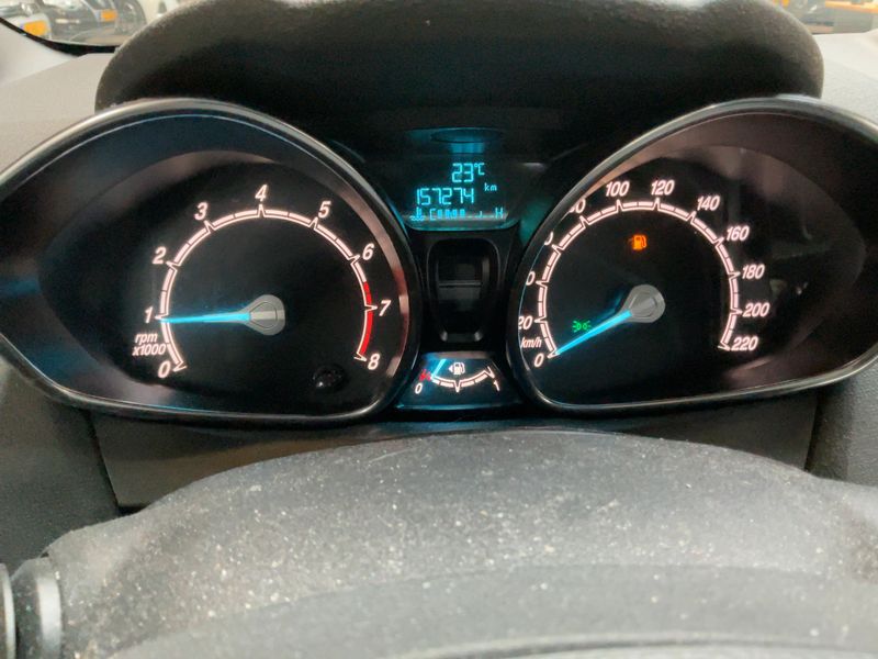 Входящ номер:	CA52378 Отчитане на километража.:	157 274 km снимка 19
