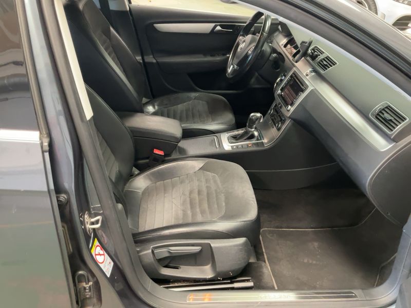 Volkswagen Passat 2.0 TDI Highline BlueMotion Tech 2011 – снимка 11