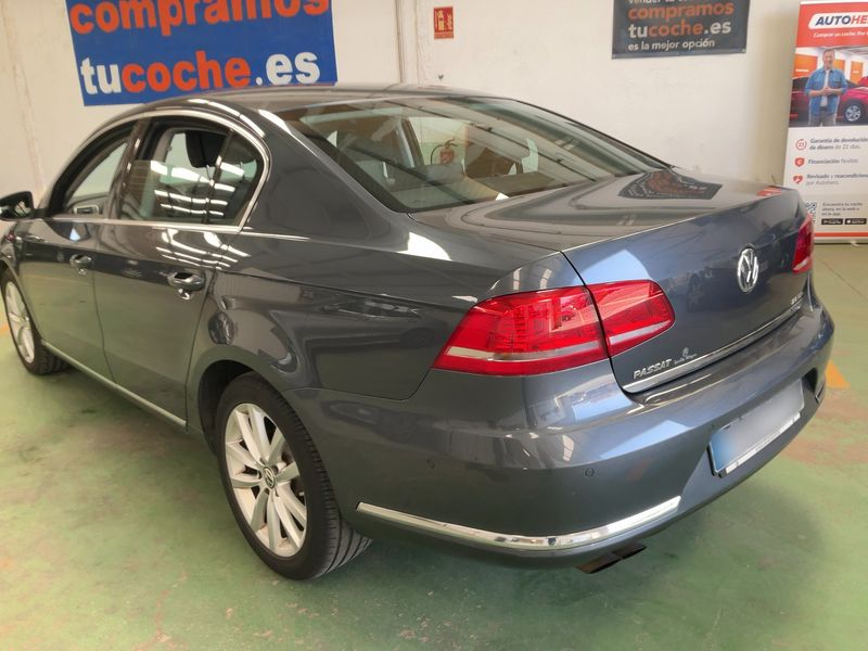 Volkswagen Passat 2.0 TDI Highline BlueMotion Tech 2011 – снимка 3