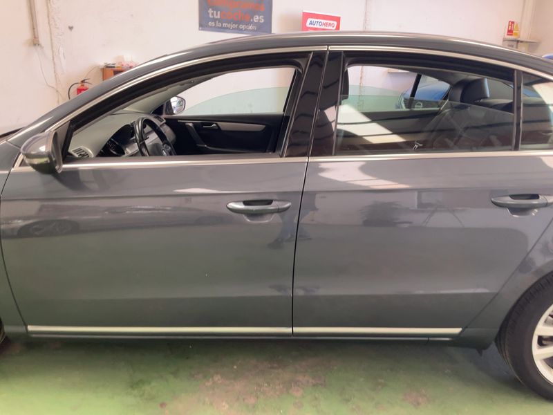 Volkswagen Passat 2.0 TDI Highline BlueMotion Tech 2011 – снимка 4